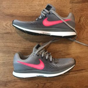 Nike Zoom Pegasus Size 8